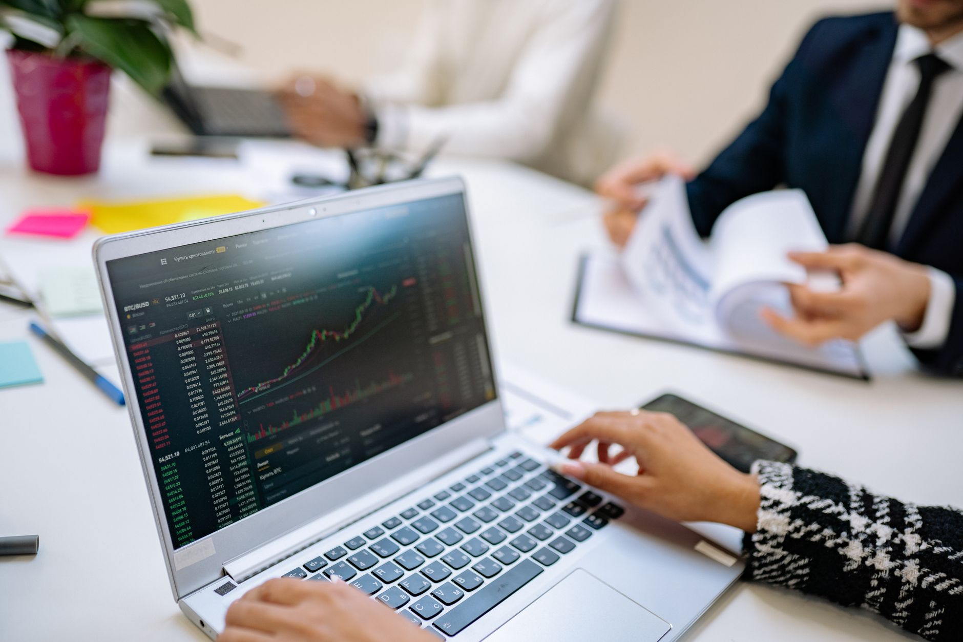 Cara Setup Rekap Dokumen Karyawan Otomatis di HRIS: Kontrak, KTP, NPWP, dan Sertifikat yang Mau Expired Langsung Muncul Notifikasi