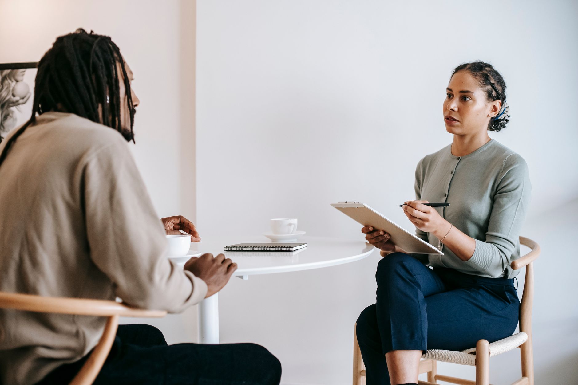 Exit Interview yang Efektif: 10 Pertanyaan agar Karyawan yang Resign Bicara Jujur