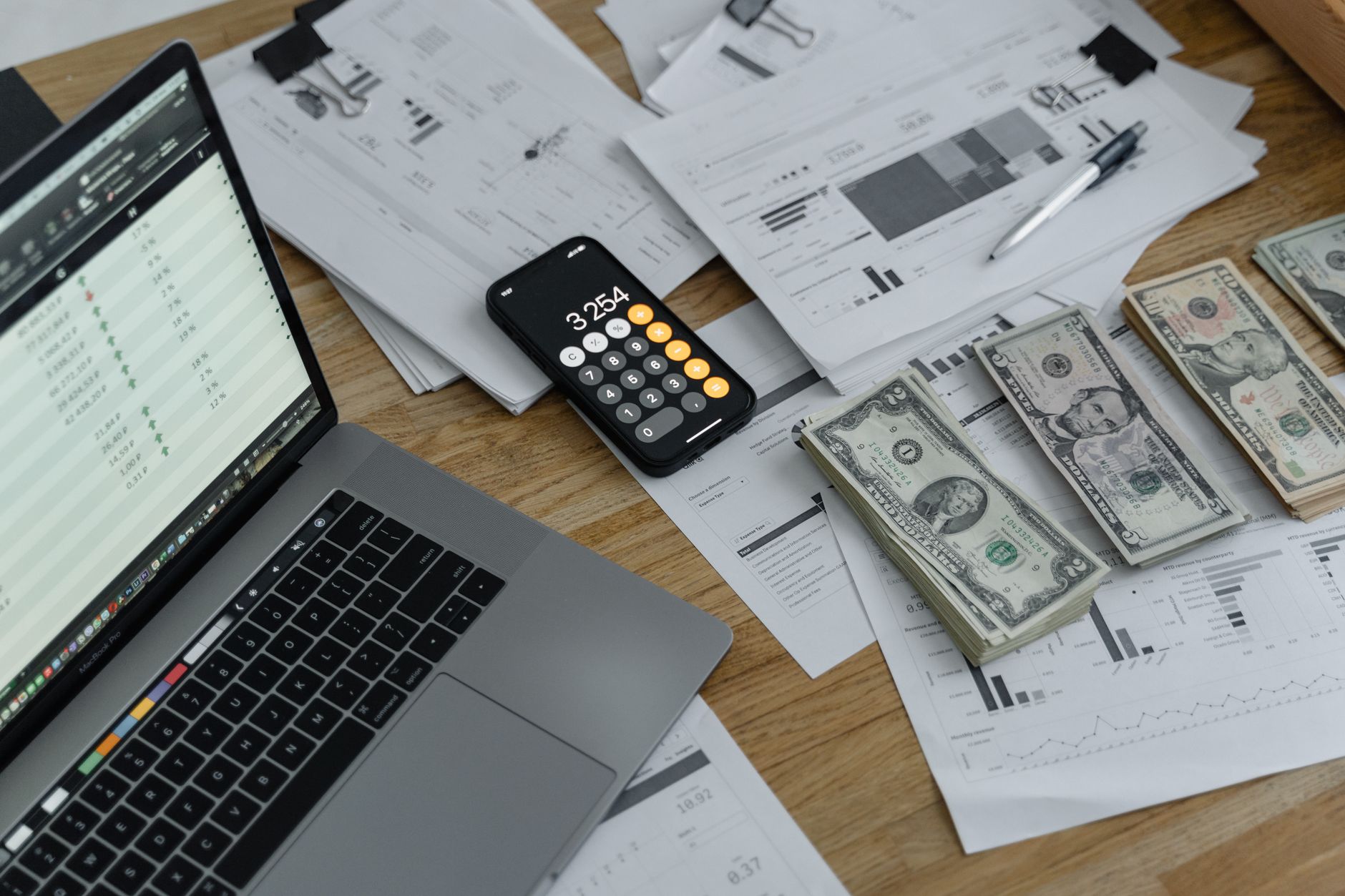 Salary Benchmark UKM Indonesia 2025: Gaji Wajar untuk 20 Posisi yang Paling Sering Dicari