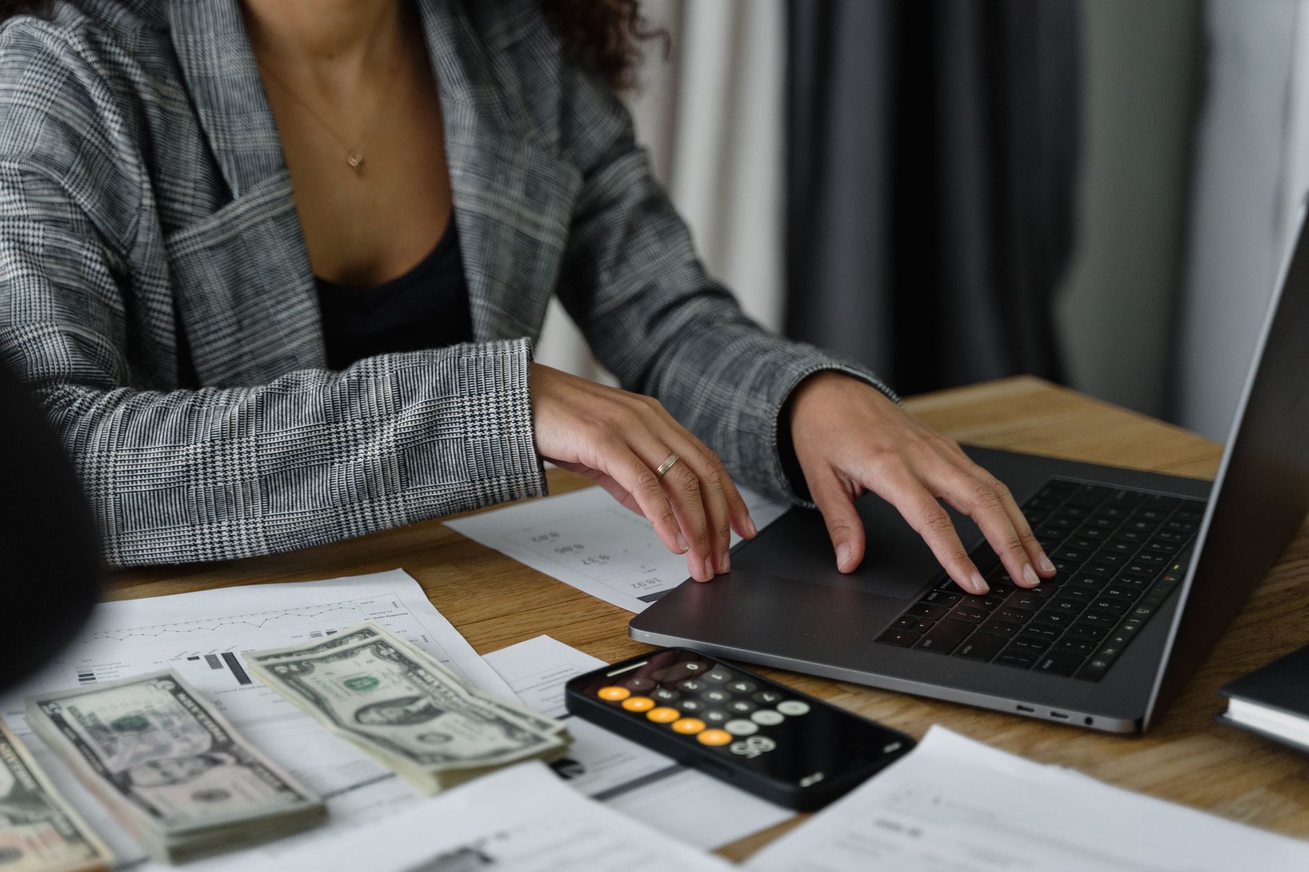 Cara Setup Payroll Pertama Kali di HRIS: Panduan Step-by-Step untuk UKM 10-50 Karyawan